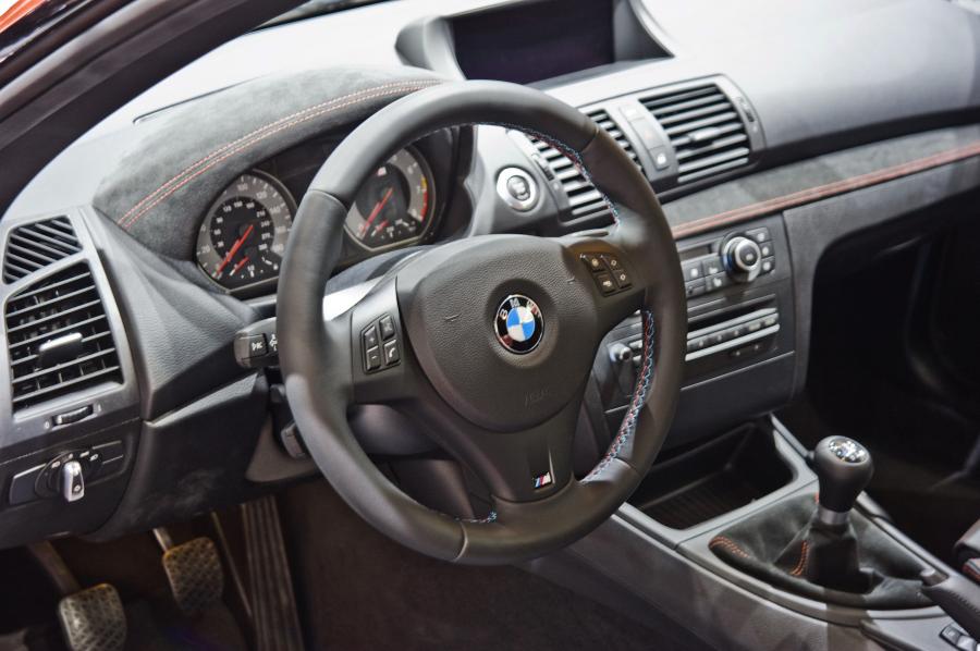  BMW 1-Series M Coupe 2012 года  (фото 19 из 39)